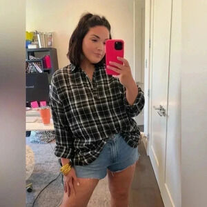 AEMI + CO Fall Flannel Pullover in Black/White Plaid | Relaxed fit